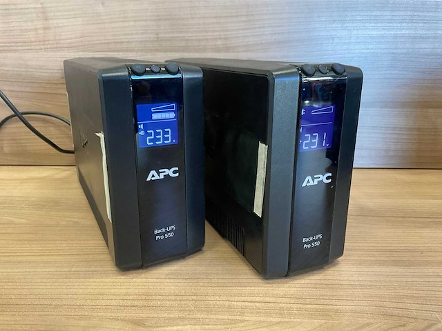 Apc pro 550 back ups (2x) - afbeelding 1 van  3