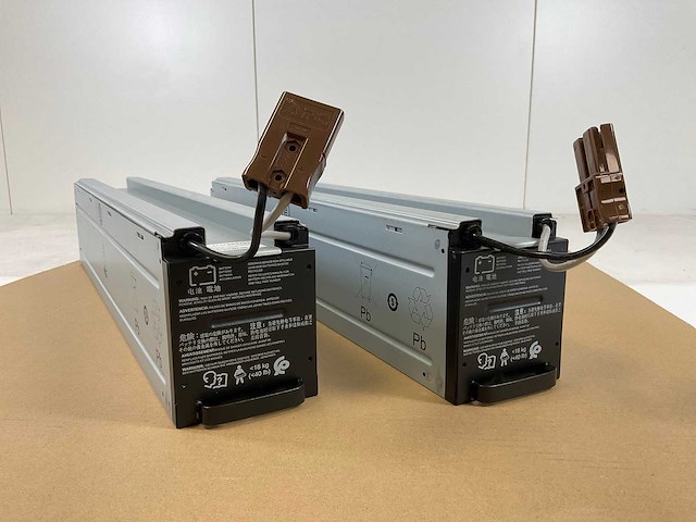 Apc (rbc140) smart rt/surt/srt replacement battery modules (2x) - afbeelding 1 van  8