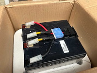 Apc rbc48 vervangingsbatterijset 2x 12v / 7ah - afbeelding 3 van  4