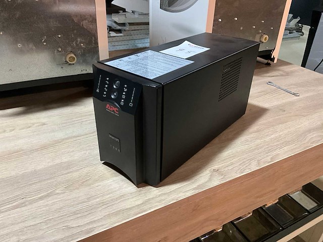 Apc smart-ups 1000 ups-systeem - afbeelding 1 van  4