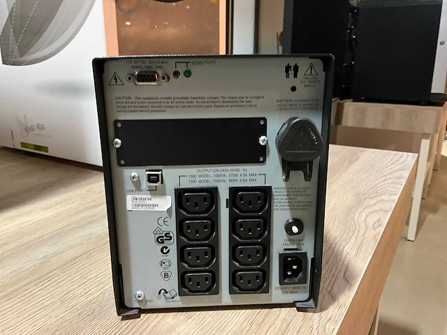 Apc smart-ups 1000 ups-systeem - afbeelding 3 van  4