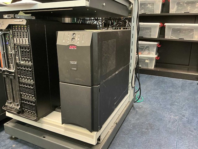 Apc smart-ups 2200 accu - afbeelding 1 van  4