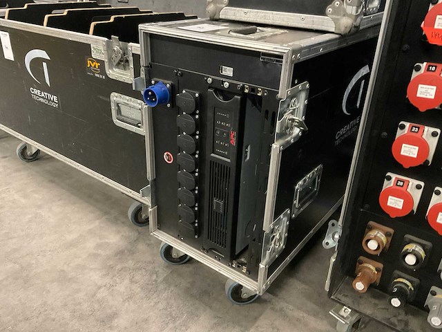 Apc smart-ups 2200 ups - afbeelding 1 van  5