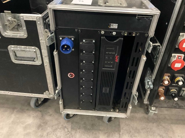 Apc smart-ups 2200 ups - afbeelding 2 van  5