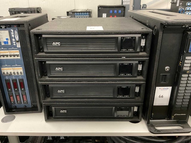 Apc smart-ups c1000 ups (4x) - afbeelding 1 van  6