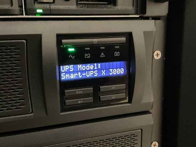 Apc smart-ups x 3000 ups - afbeelding 1 van  1