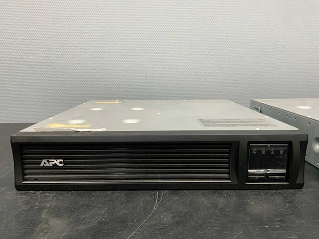 Apc smt1500rmi2u wifi, router & switch (2x) - afbeelding 4 van  12