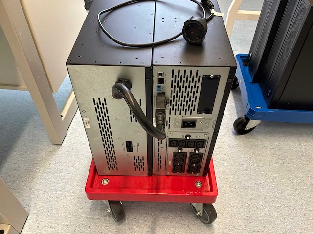 Apc smx2200hv ups (2x) - afbeelding 4 van  5