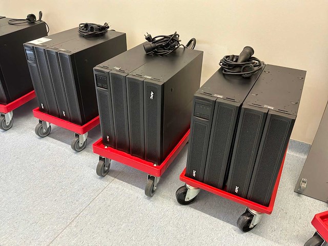 Apc smx2200hv ups (3x) - afbeelding 1 van  6