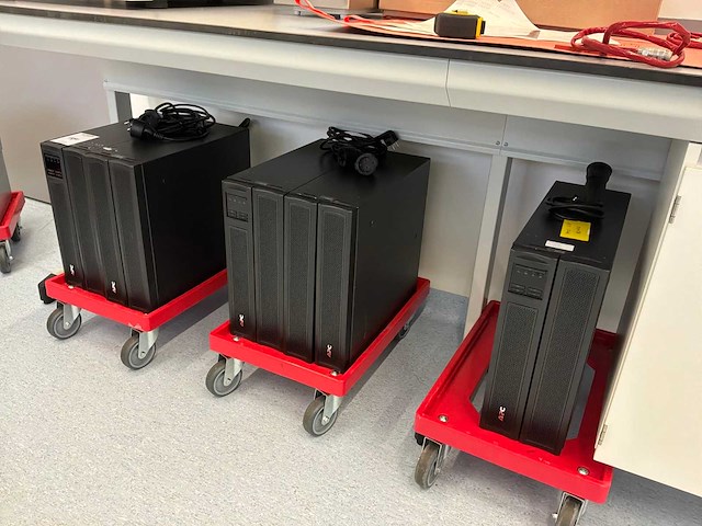 Apc smx2200hv ups (3x) - afbeelding 1 van  6