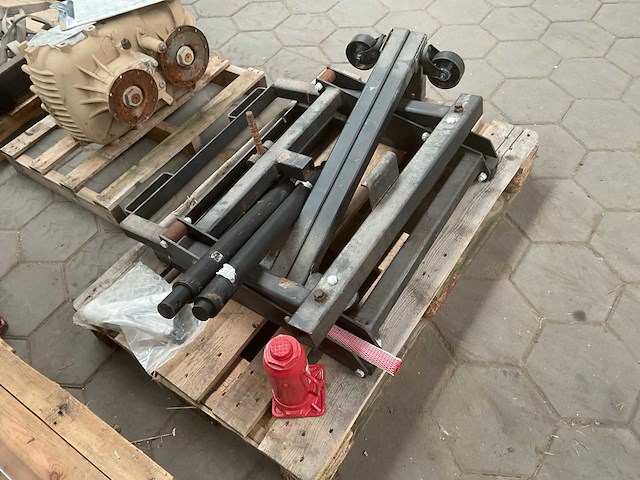 Ape wheel lift truck - afbeelding 3 van  4