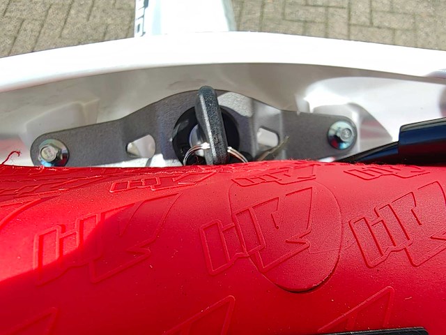 Apollo thunder - agb35 - crossmotor 150cc - afbeelding 4 van  18