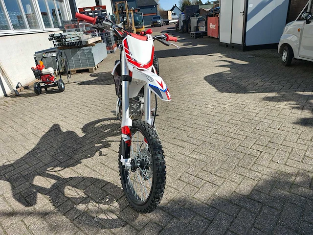 Apollo thunder - agb35 - crossmotor 150cc - afbeelding 14 van  18