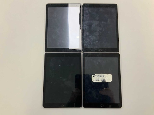 Apple - 9.7-inch ipad (2018): wi-fi, 32gb, space gray - mr7f2nf/a (4x) - afbeelding 1 van  2