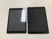 Apple - 9.7-inch ipad 6 & 10.2-inch ipad 7 wifi 32gb space gray (2x) - afbeelding 1 van  2