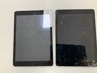 Apple - 9.7-inch ipad 6: wi-fi 32gb en 128gb space gray (2x) - afbeelding 2 van  3
