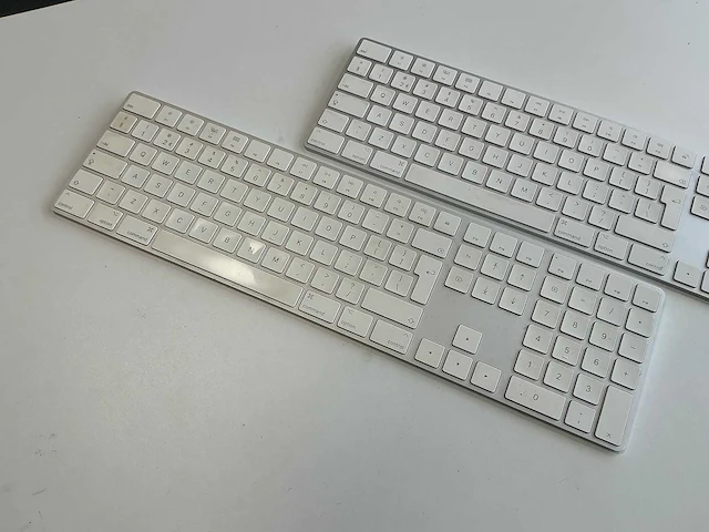 Apple - a1843 - toetsenbord (2x) - afbeelding 2 van  4