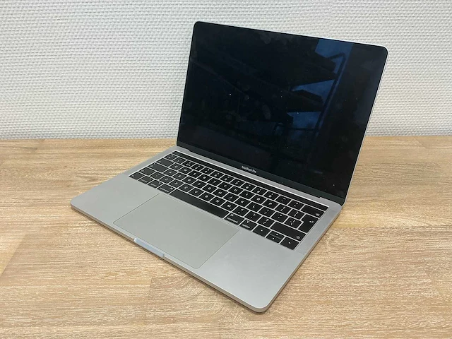 Apple - a2159 - macbook pro - afbeelding 2 van  4