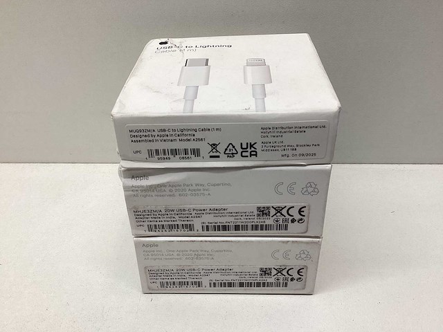 Apple - adapter & cable (3x) - afbeelding 2 van  2