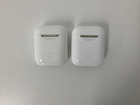 Apple - airpods 2 with charging case - mv7n2zm/a (2x) - afbeelding 2 van  2