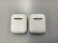 Apple - airpods 2 with charging case (2x) - afbeelding 1 van  1