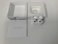 Apple - airpods 3 with magsafe charging case - mme73am/a - afbeelding 1 van  3