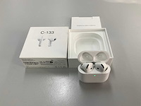 Apple - airpods 4 with charging case - mxp63zm/a - afbeelding 1 van  3