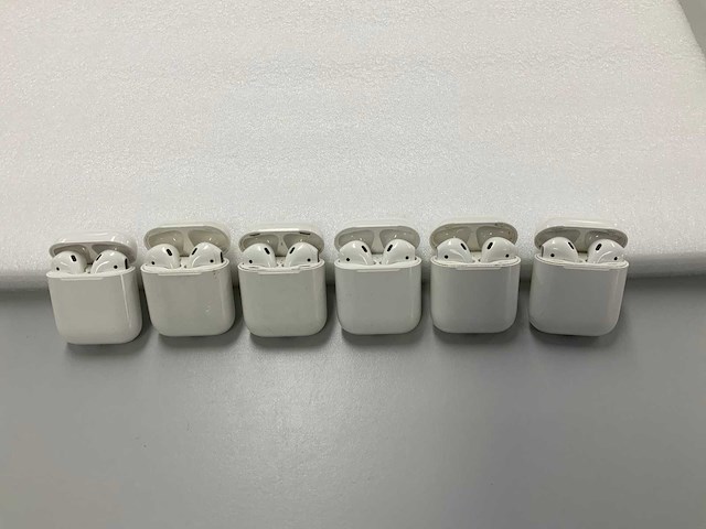 Apple - airpods pro 1, airpods 1, airpods 2 with charging case (13x) - afbeelding 2 van  2