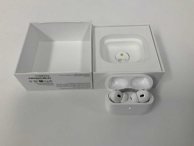 Apple - airpods pro (2nd generation) with magsafe charging case(usb-c) - mtjv3zm/a - afbeelding 1 van  3