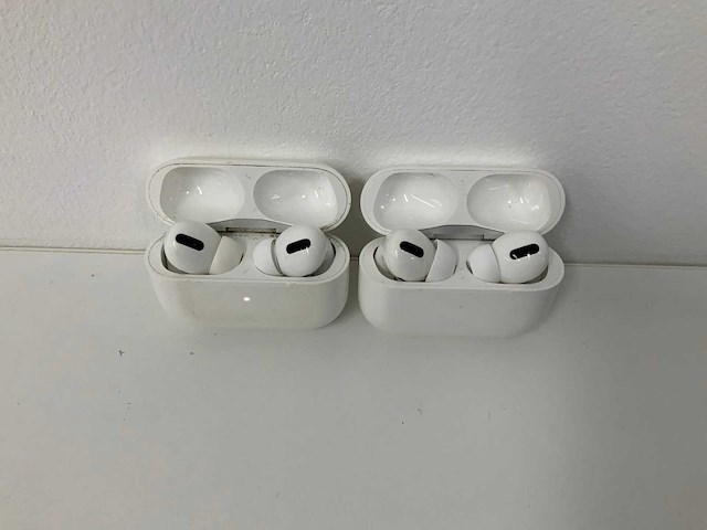 Apple - airpods pro with wireless case - mwp22zm/a (2x) - afbeelding 1 van  2