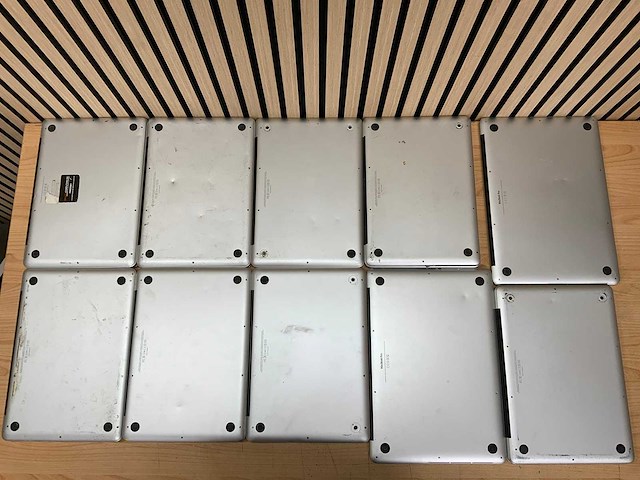 Apple - diverse macbooks - laptop (10x) - afbeelding 2 van  3