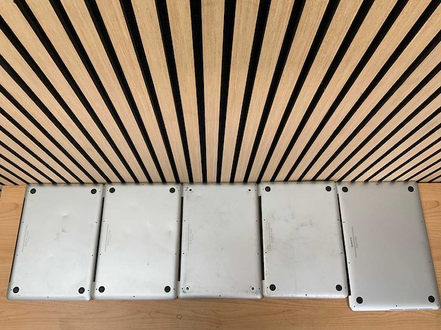 Apple - diverse macbooks - laptops (5x) - afbeelding 3 van  4