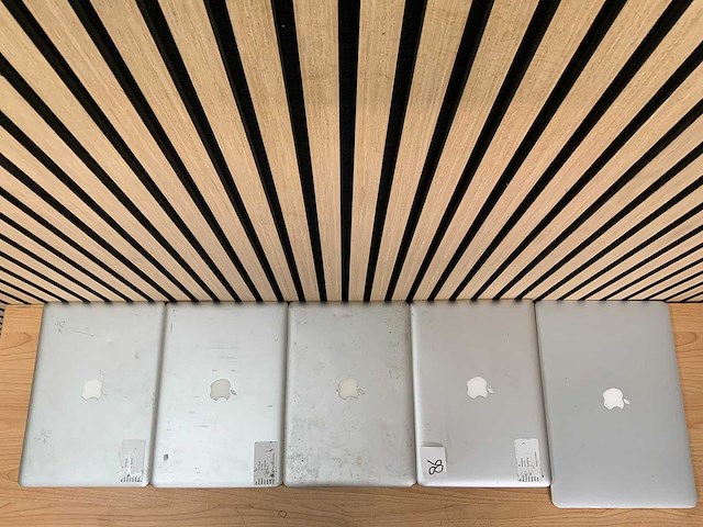 Apple - diverse macbooks - laptops (5x) - afbeelding 4 van  4