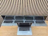 Apple - diverse macbooks - laptops (5x) - afbeelding 1 van  4