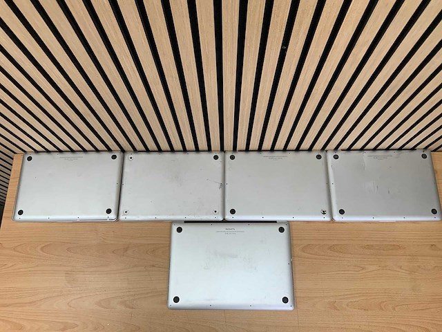 Apple - diverse macbooks - laptops (5x) - afbeelding 3 van  4