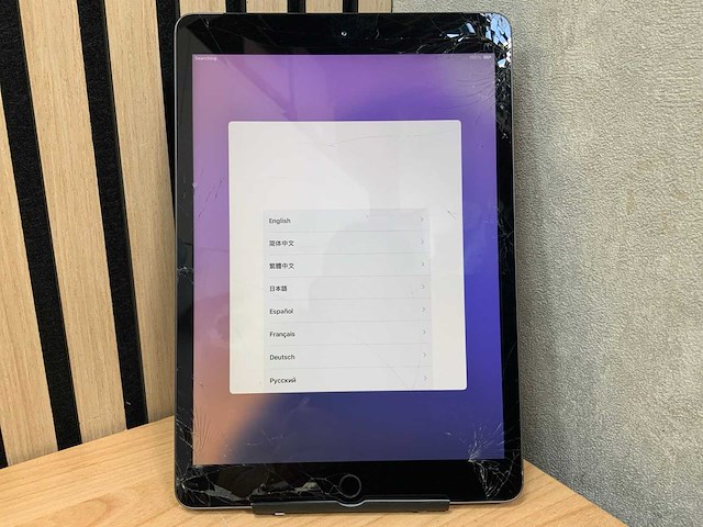 Apple - ipad - 7th gen - 128 gb wi-fi + cellular space gray - afbeelding 1 van  3