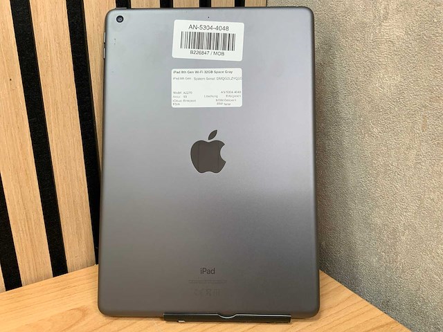 Apple - ipad - 8th gen - 32 gb wi-fi space gray - afbeelding 2 van  3