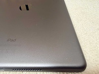 Apple - ipad - 8th gen - 32 gb wi-fi space gray - afbeelding 4 van  4