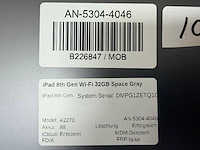 Apple - ipad - 8th gen - 32 gb wi-fi space gray - afbeelding 3 van  3