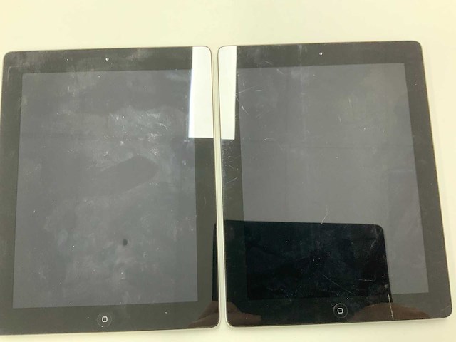 Apple - ipad 4 wifi 16gb black (2x) - afbeelding 1 van  2