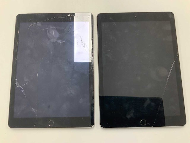 Apple - ipad 5 32gb space gray & ipad 6 32gb space gray (2x) - afbeelding 2 van  2