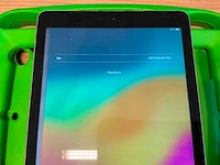 Apple - ipad (6th gen, 32gb) - tablet - afbeelding 2 van  4
