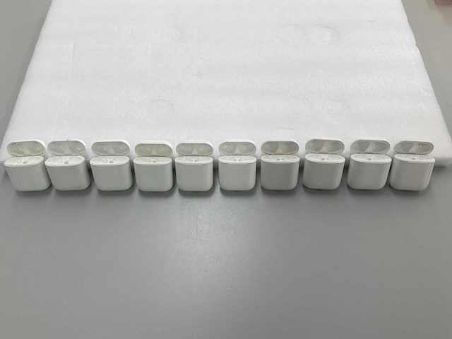 Apple - lege airpods 1 charging cases (10x) - afbeelding 1 van  1