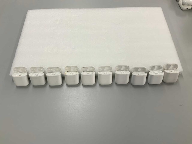 Apple - lege airpods 1 charging cases (10x) - afbeelding 1 van  1