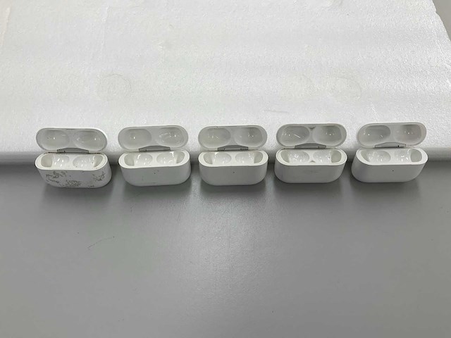 Apple - lege airpods pro cases (5x) - afbeelding 1 van  2