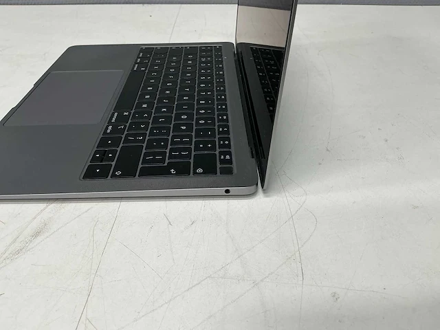 Apple - macbook air a1932 13 inch - afbeelding 3 van  3
