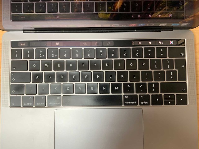 Apple - macbook pro - i5 / 16gb / 256gb / 13,3'' laptop - afbeelding 4 van  7