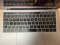 Apple - macbook pro - i5 / 16gb / 256gb / 13,3'' laptop - afbeelding 4 van  7
