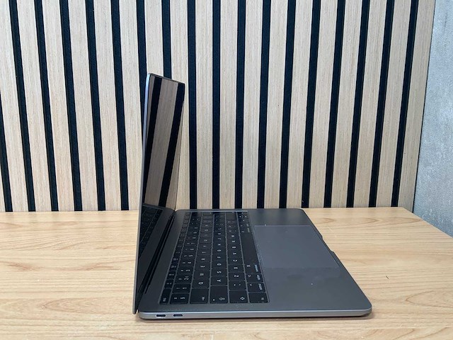 Apple - macbook pro - i5 / 8gb / 128gb / 13,3'' laptop - afbeelding 2 van  7