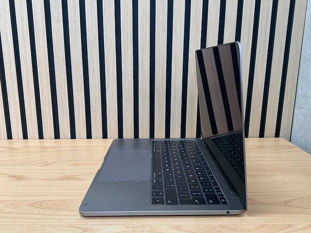 Apple - macbook pro - i5 / 8gb / 128gb / 13,3'' laptop - afbeelding 3 van  7
